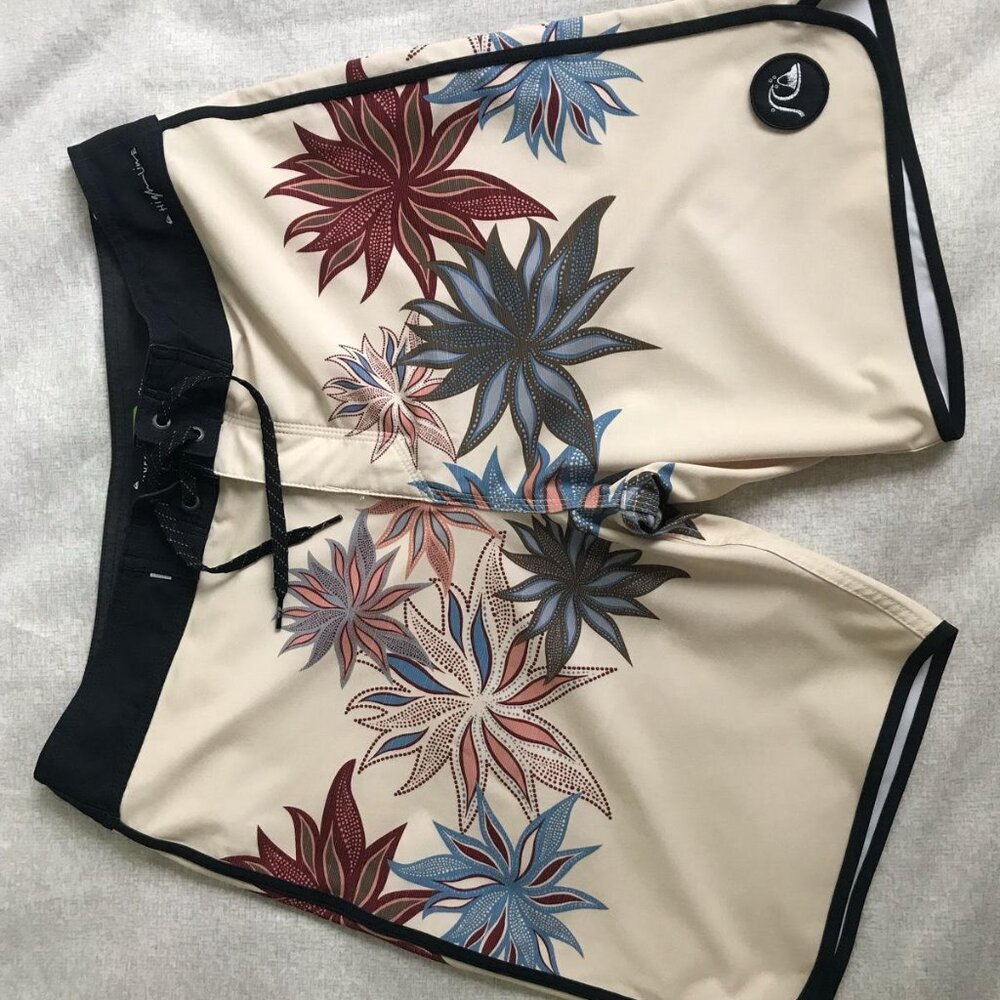 Quicksilver highline Men Beach shorts swim size 33